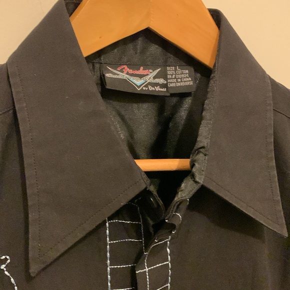 Fender (L) - Picture 3 of 16